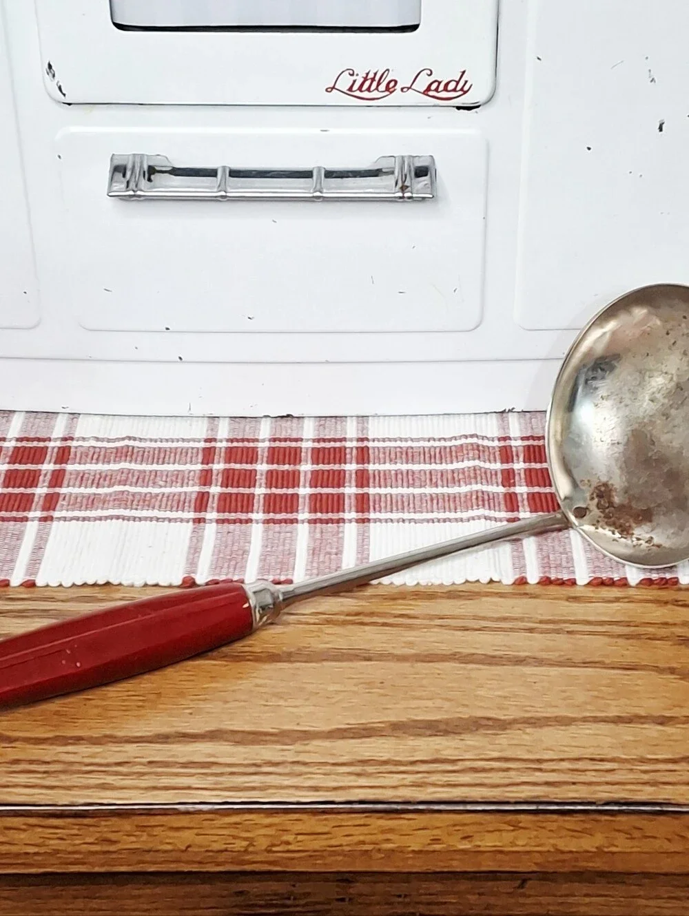 Vintage Red A&J Ekco Ladle Dipper Wood Handle Rustic Farmhouse Kitchen Decor USA